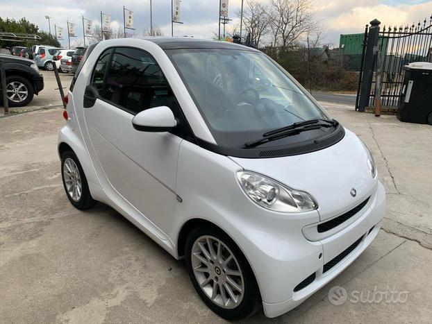 SMART - Fortwo - 1000 52 kW MHD coupé pure