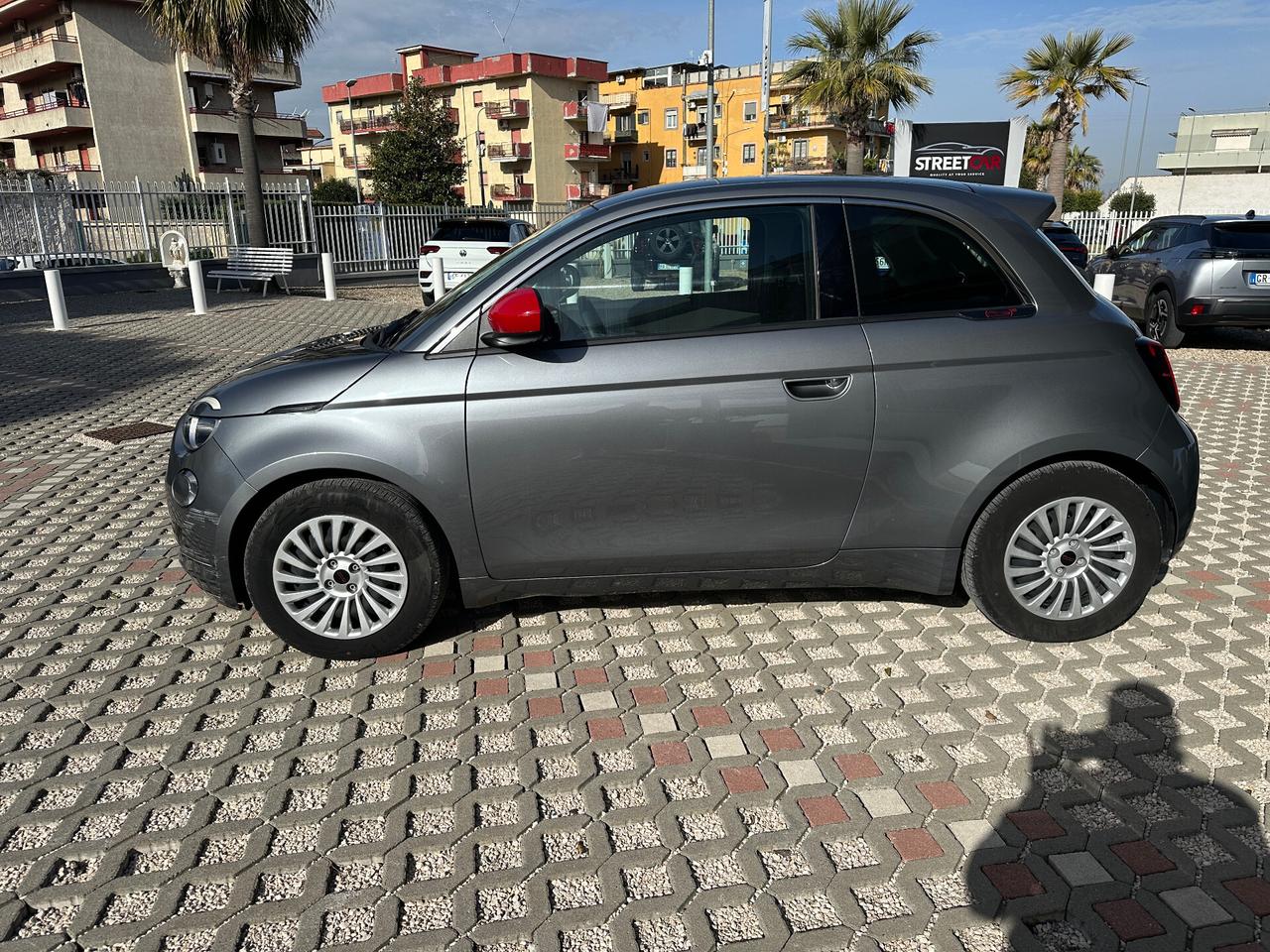 Fiat 500 500e Berlina 23,8 kWh Red Edition