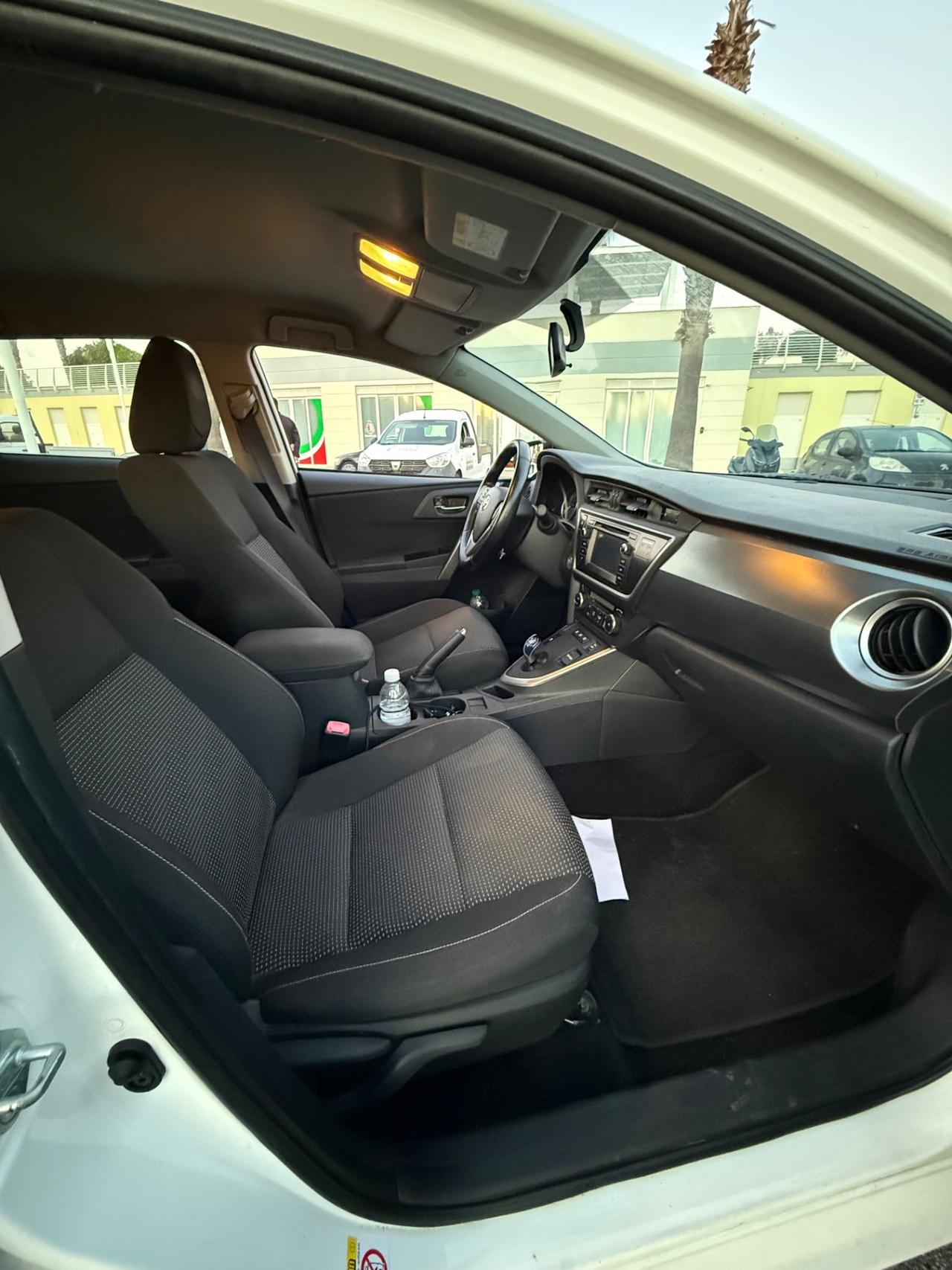 Toyota Auris Touring Sports 2.0 D-4D Lounge