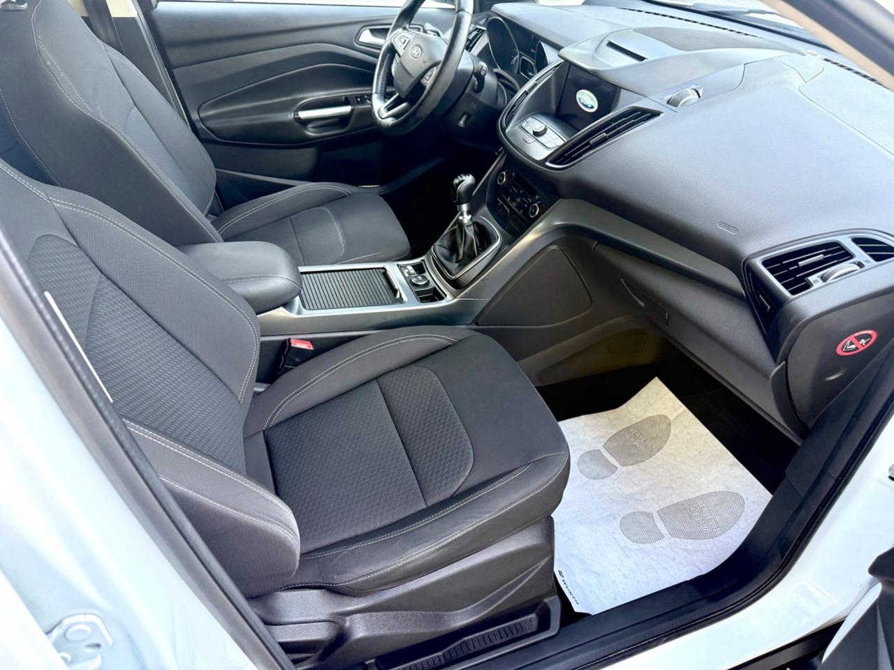 Ford Kuga 1.5 TDCI 120 CV Titanium