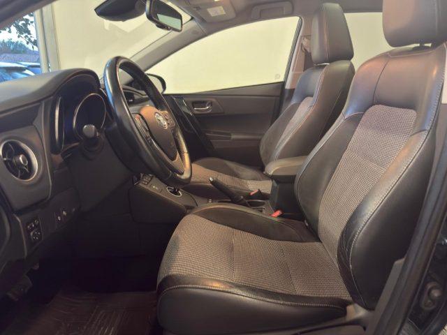 TOYOTA Auris 1.8 Hybrid Lounge