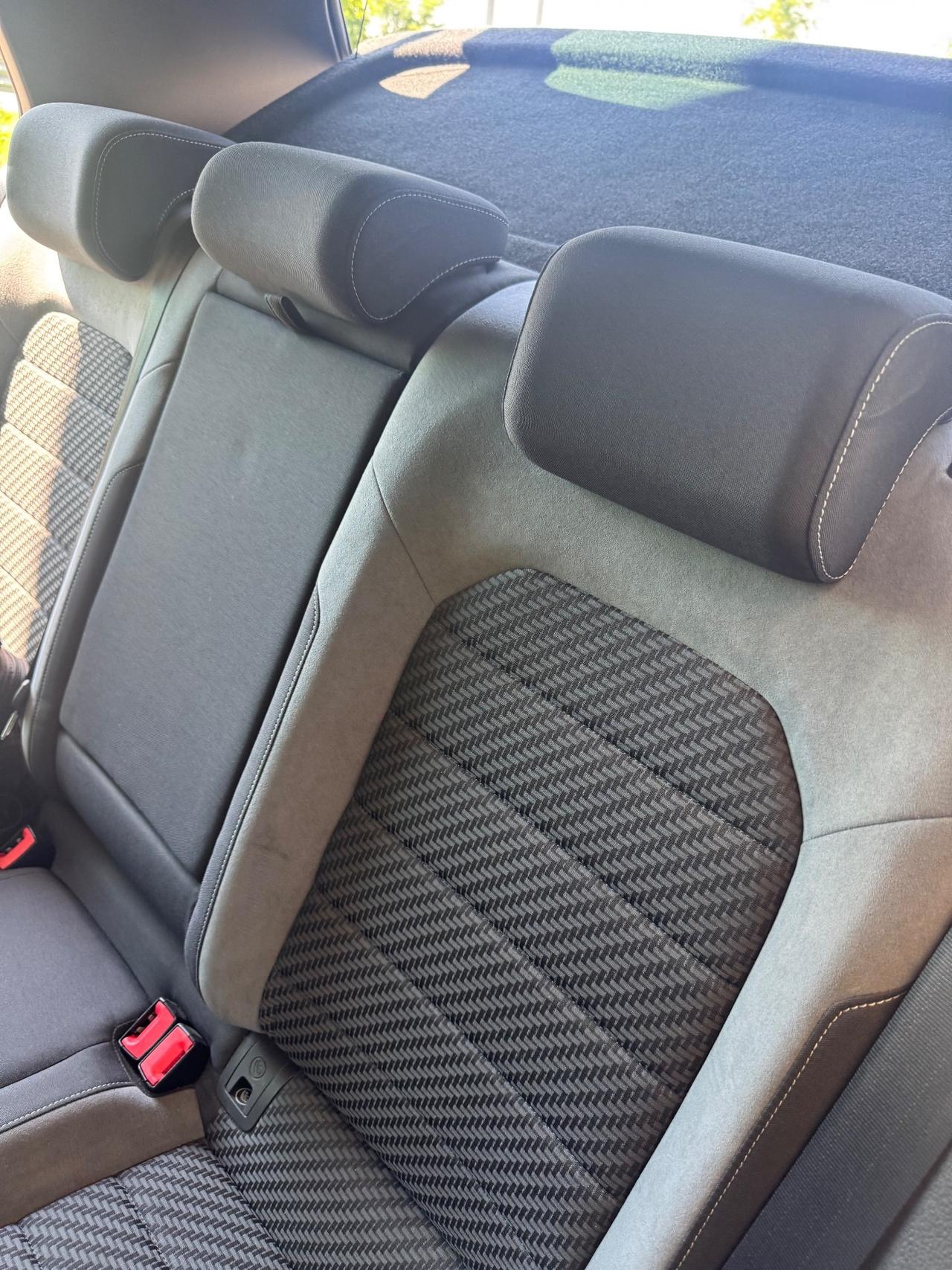Volkswagen Golf 2.0 TDI 5p. R-Line