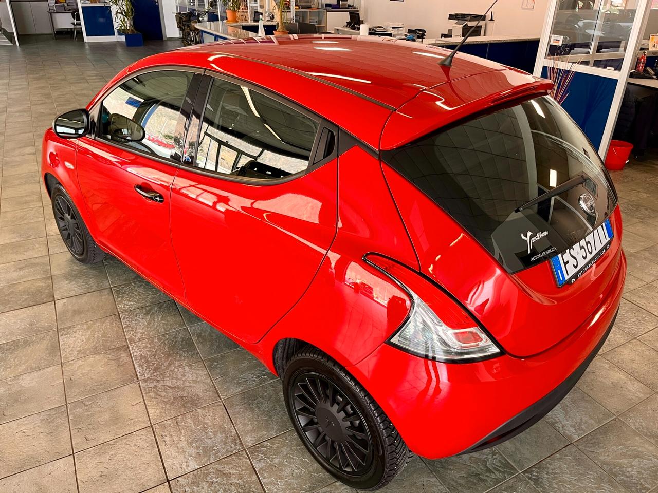 Lancia Ypsilon 1.2 69 CV 5 porte S&S Gold