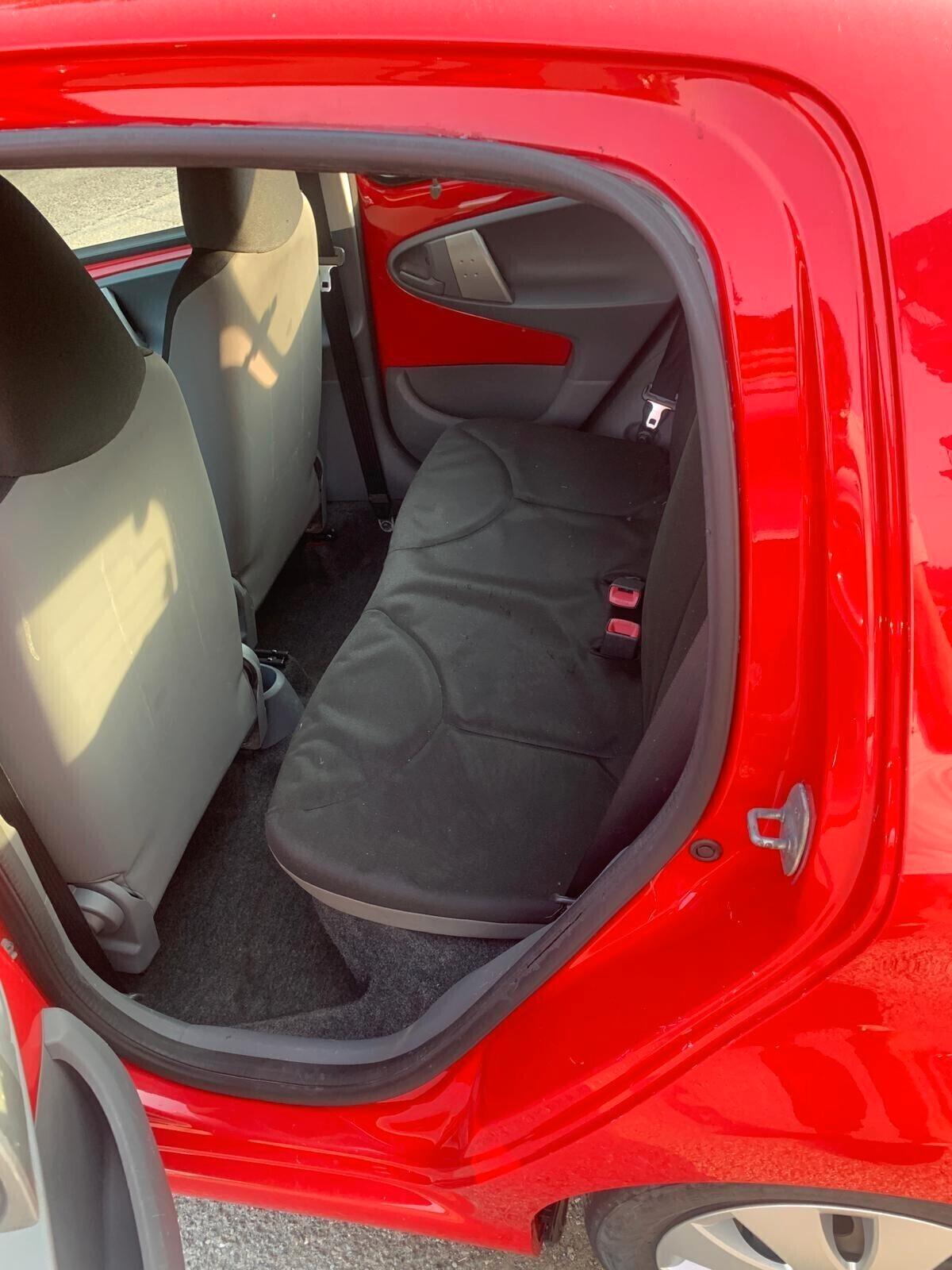 Toyota Aygo benz-5 porte neo patentati, frizione dischi e pastiglie nuovi, anno 2008, accessoriata , 196000 km