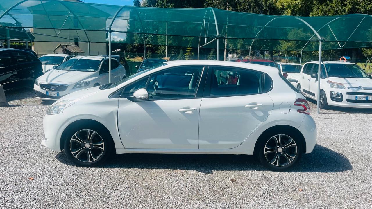 Peugeot 208 PureTech 82 5 porte Allure NEOPATENTATI