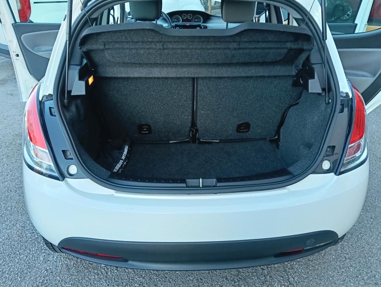 Lancia Ypsilon 1.2 69 CV 5 porte Gold