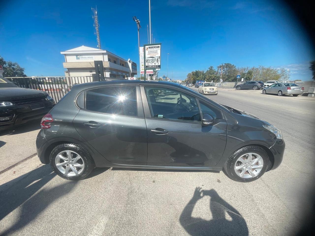 Peugeot 208 1.2 VTi 82 CV 5 porte Allure