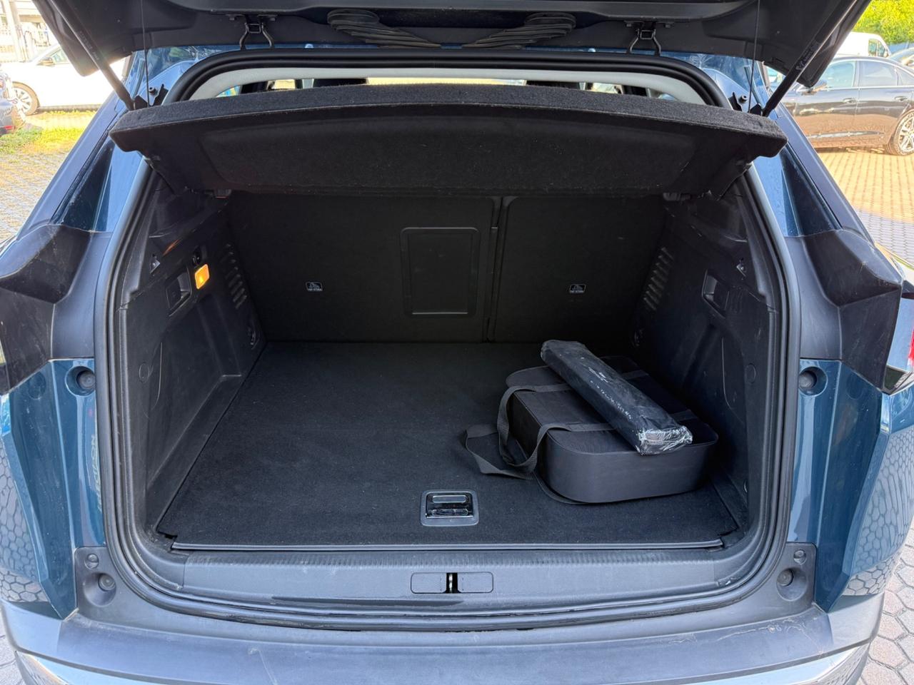 Peugeot 3008 Hybrid 225 e-EAT8 Allure