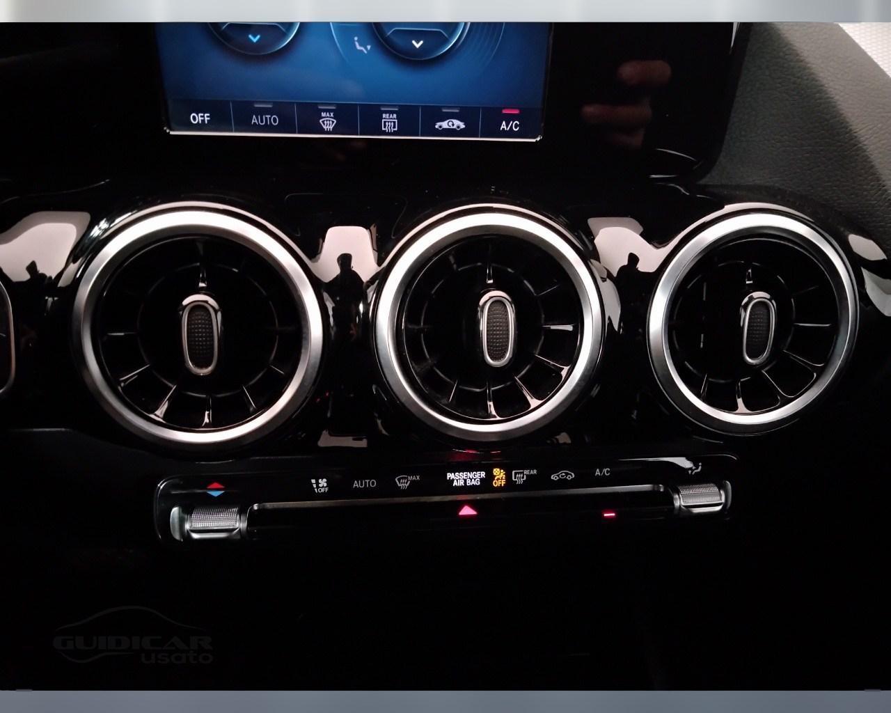 Mercedes-Benz GLA-H247 2020 - GLA 180 d Sport auto