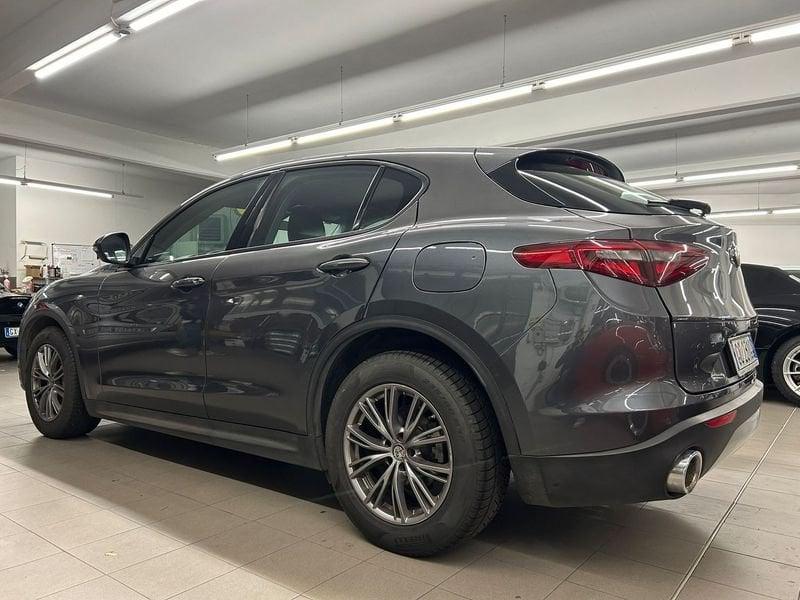 Alfa Romeo Stelvio 2.2 Turbodiesel 160 CV AT8 RWD