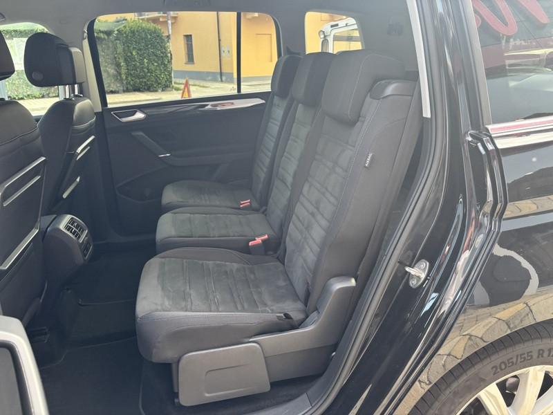 Volkswagen Touran 2.0 tdi Comfortline dsg 7 posti LED-NAVI