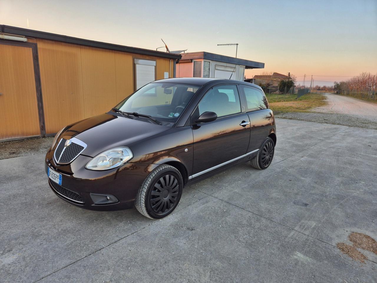 Lancia Ypsilon 1.3 MJT 75 CV