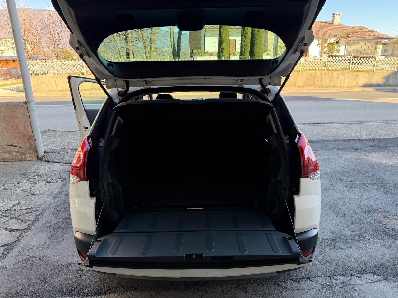 Peugeot 3008 1.6 HDi 115CV Active Cambio Automatico