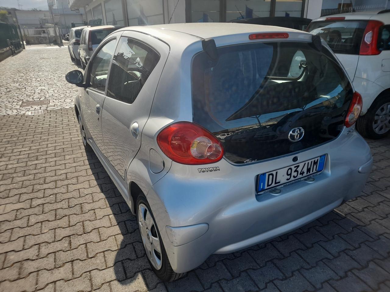 Toyota Aygo 1.0 12V VVT-i 5 porte Sol