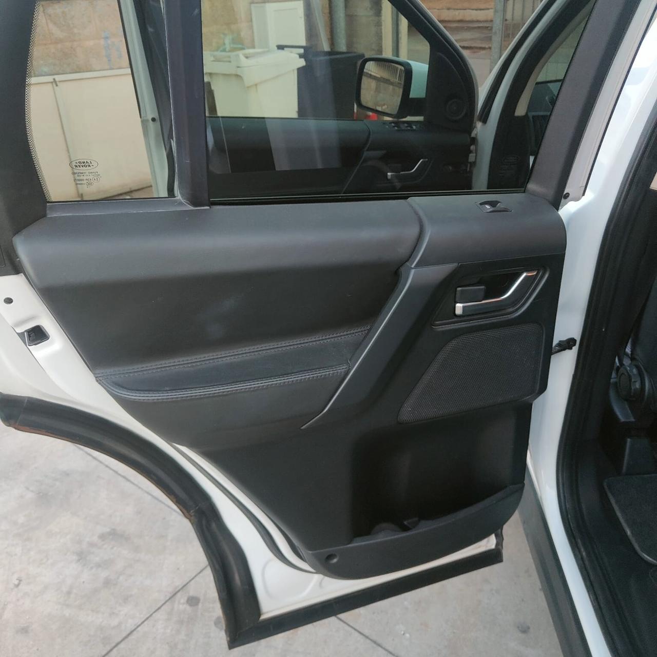 Land Rover Freelander 2.2 TD4 S.W. SE