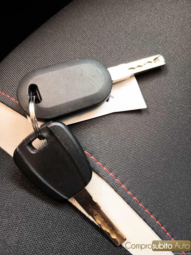 LANCIA Ypsilon 1.2 69 CV 5 porte Gold