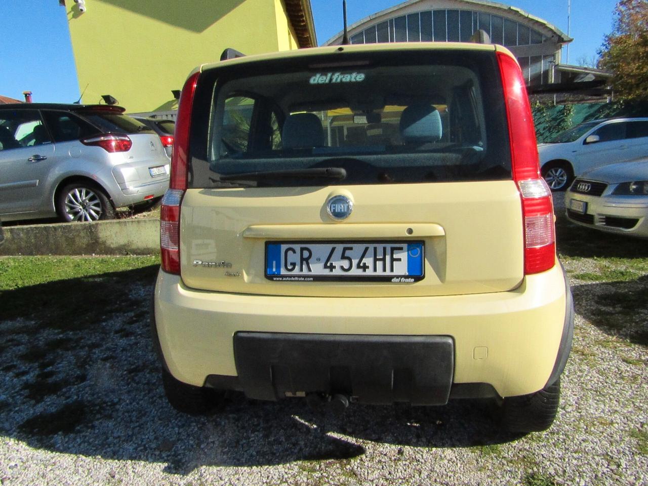 Fiat Panda 1.2 4x4 con GANCIO Traino