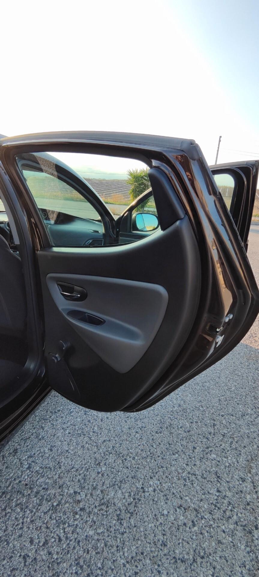 Lancia Ypsilon 1.2 69 CV 5 porte GPL Ecochic Gold