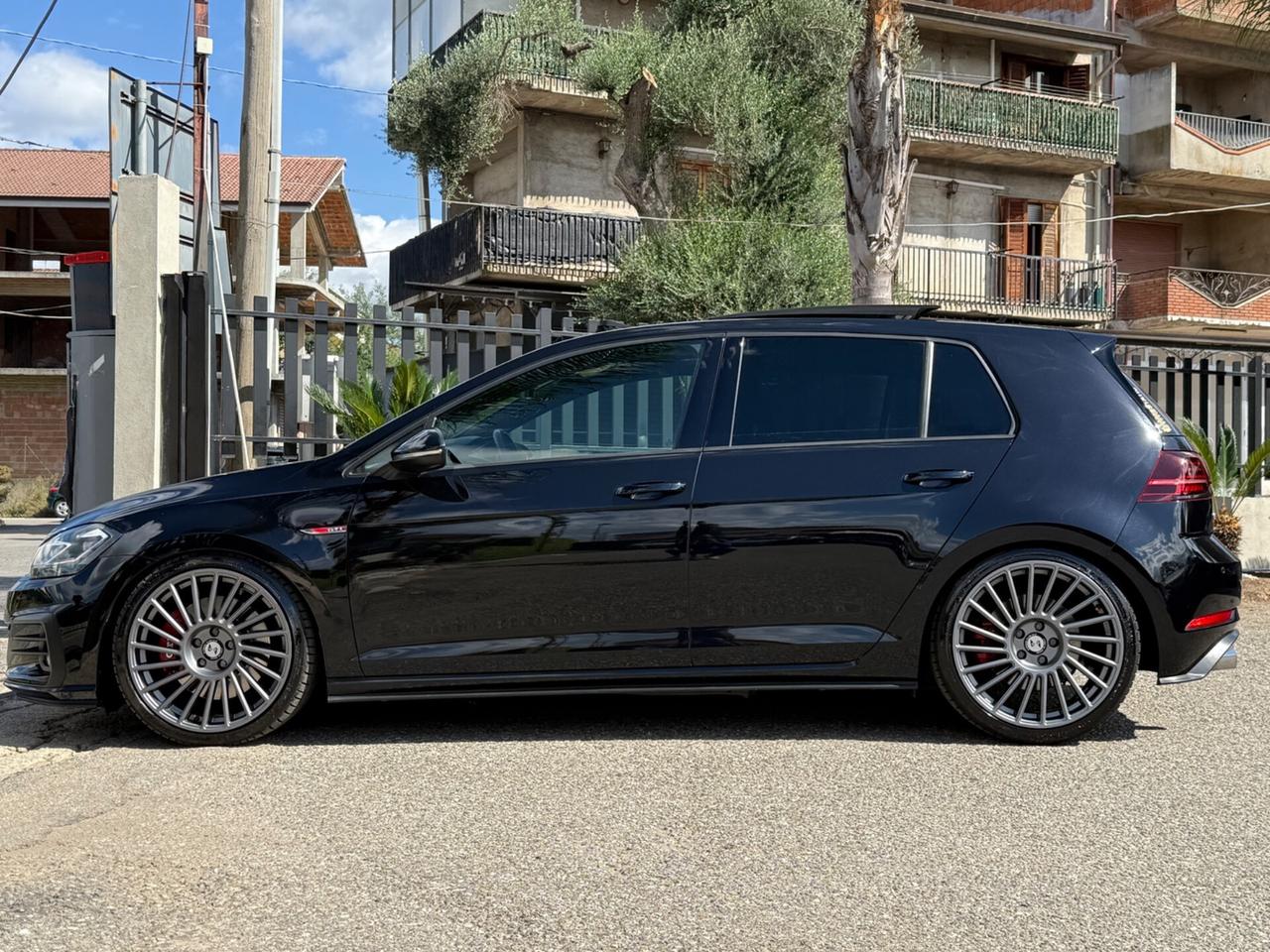 Volkswagen Golf GTI 2.0 TSI BlackStyle