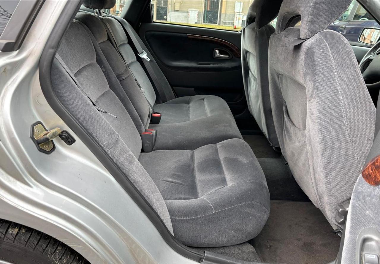 Volvo V40 1.6 16V cat