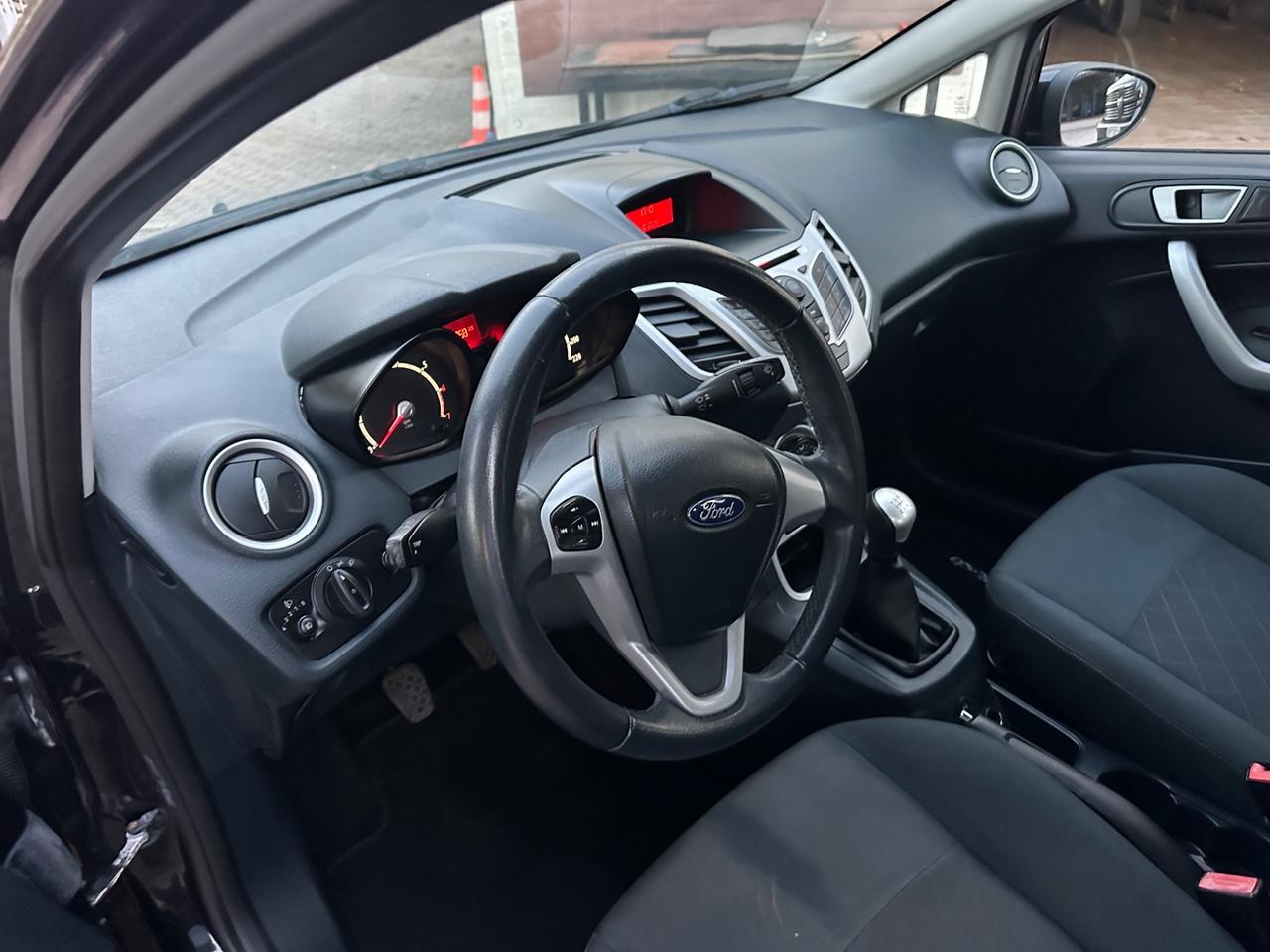 Ford Fiesta 1.2 60CV 5 porte Titanium G P L BELLISSIMA SOLO 134.000 KM IDONEA PER NEO0PATENTATII PERMUTABILE