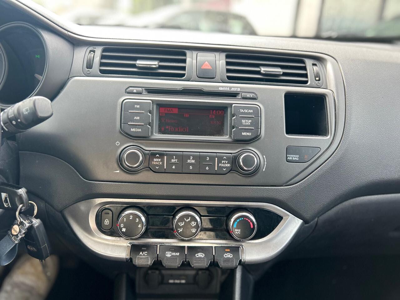 Kia Rio 1.1 CRDi WGT 5p. EX