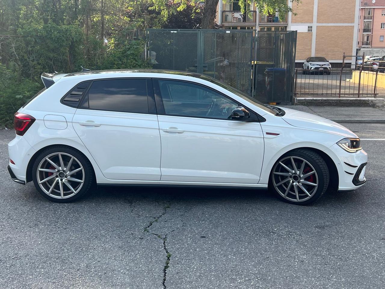 Volkswagen Polo GTI 2.0 TSI GTI #10534