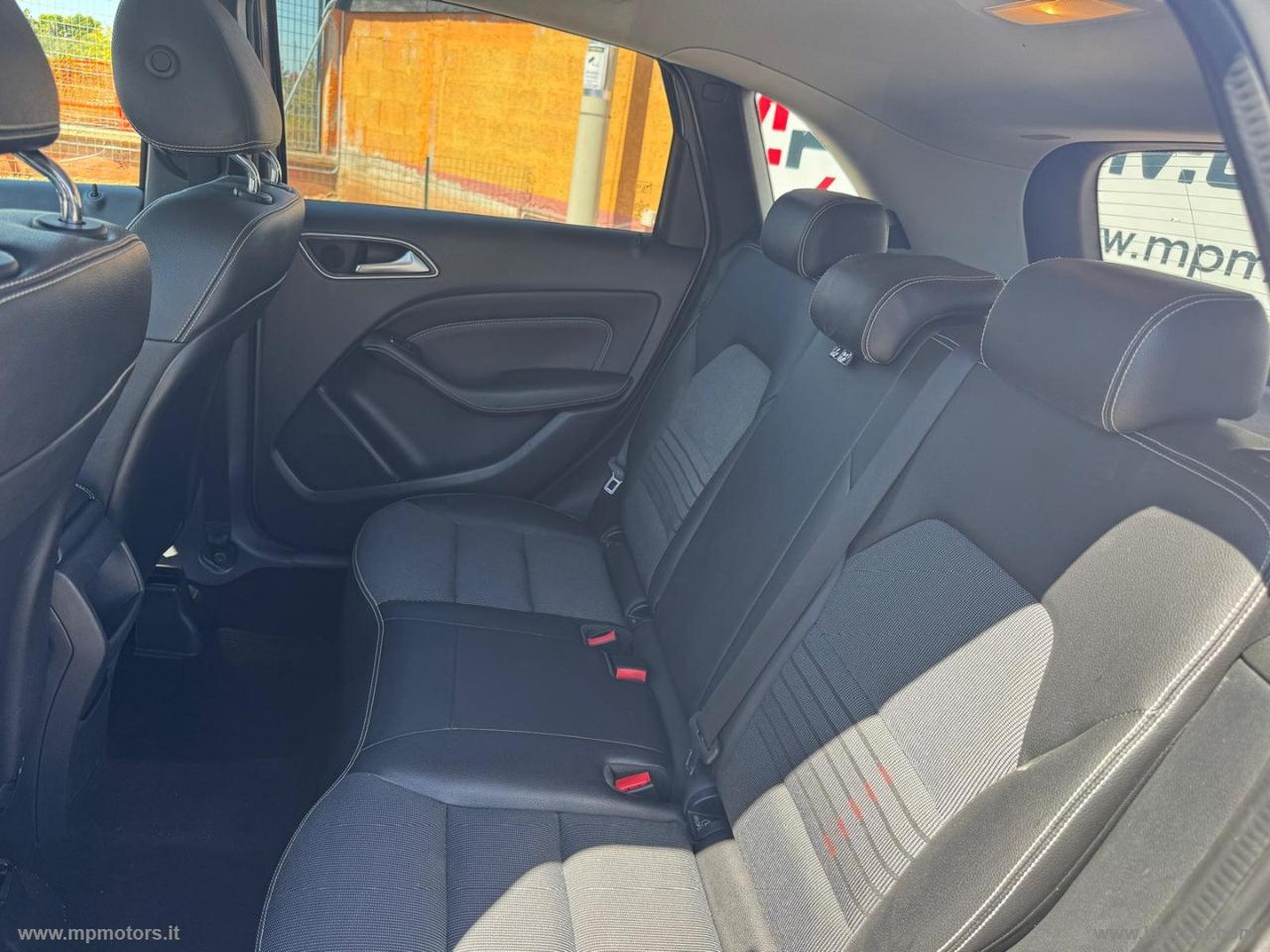 MERCEDES-BENZ B 180 PREMIUM 1.5 D 116CV AUTOMATICA
