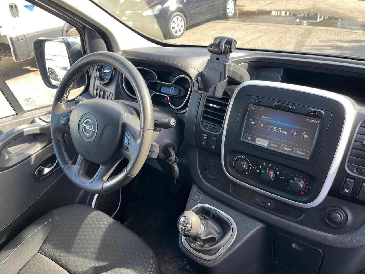 Opel vivaro combi/9 posti-1.6 bit.d-2015