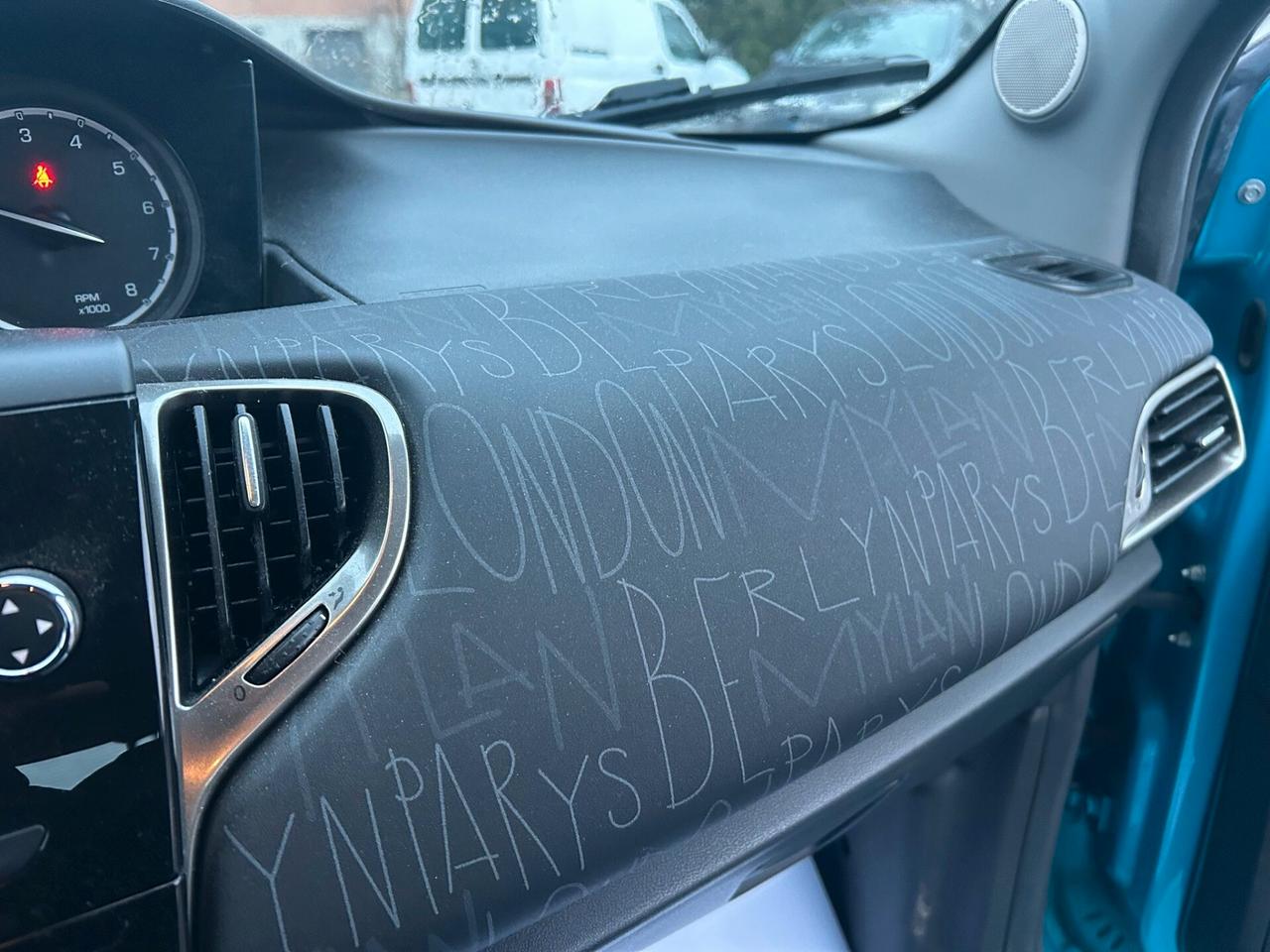 Lancia Ypsilon 0.9 TwinAir 85 CV 5 porte Metano Ecochic Elefantino