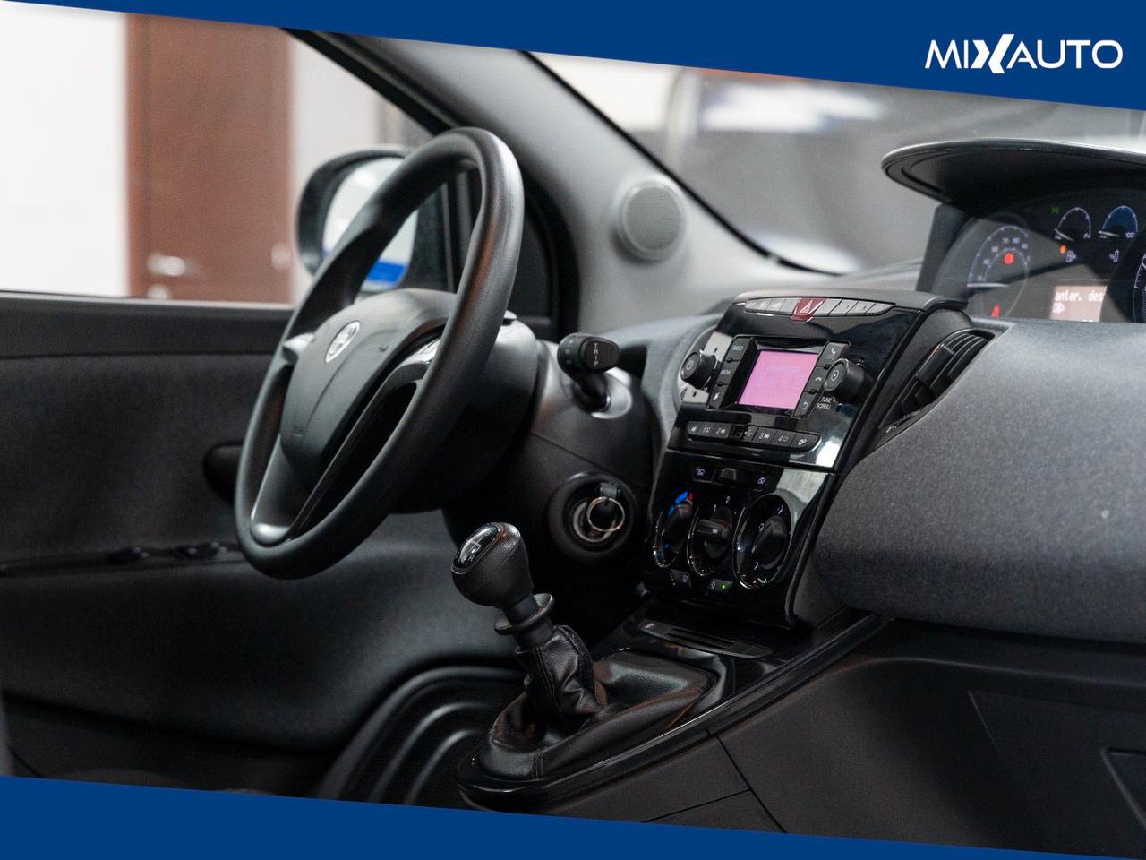 Lancia Ypsilon 1.0 Firefly Hybrid Silver 70CV 5 Porte