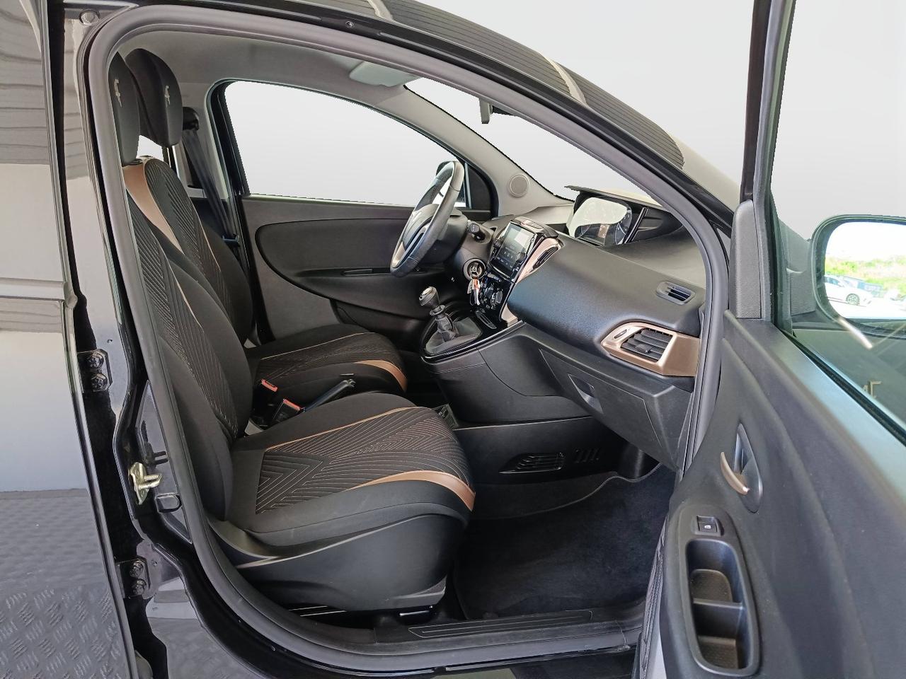 LANCIA Ypsilon III 2021 - Ypsilon 1.0 firefly hybrid Alberta Ferretti s&s 70cv