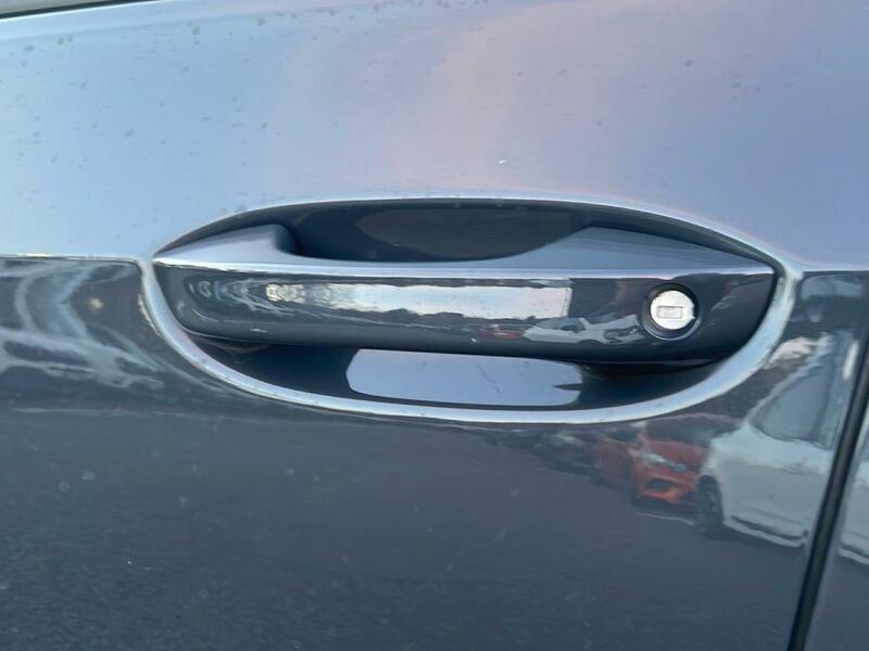 Volkswagen Golf VIII 2020 1.0 etsi evo Life 110cv dsg