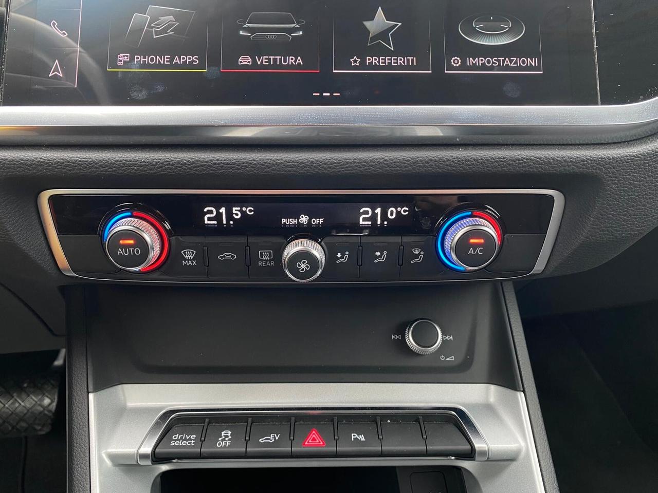 Audi Q3 45 TFSI e S tronic Business