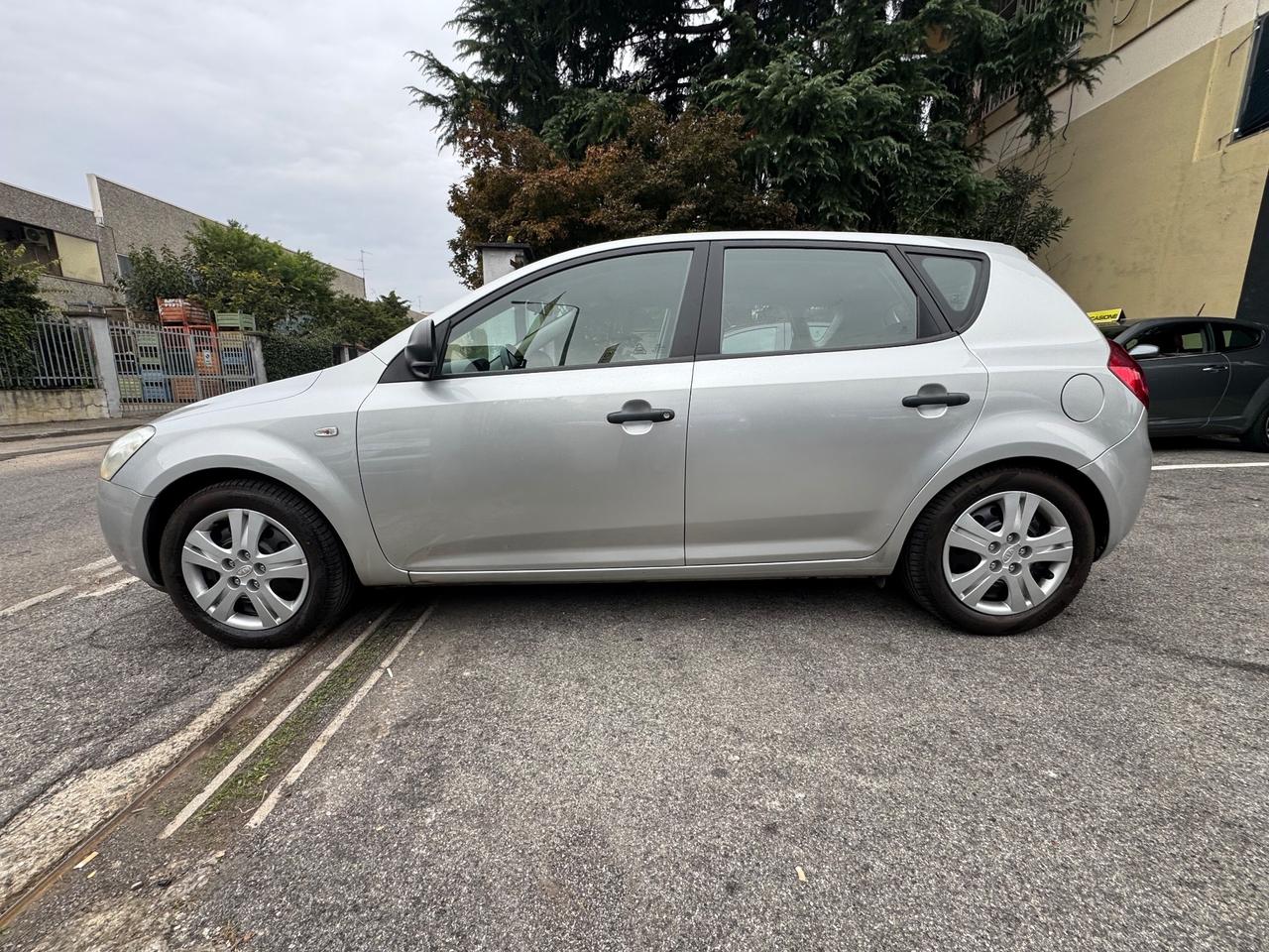 Kia Ceed cee'd 1.4 109CV 5p. LX Bi-Fuel