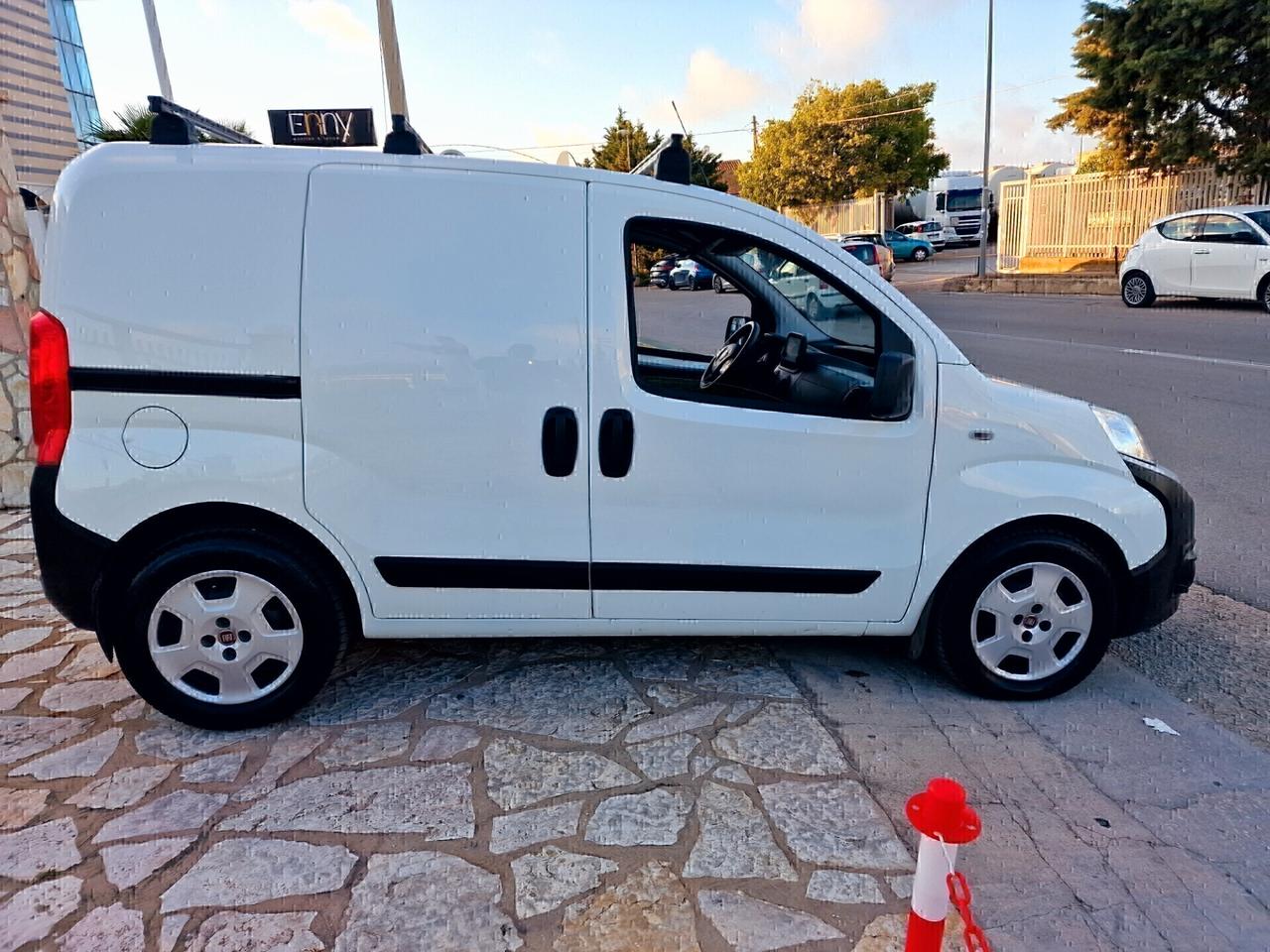 Fiat Fiorino 1.3 MJT 95CV Cargo SX 2022