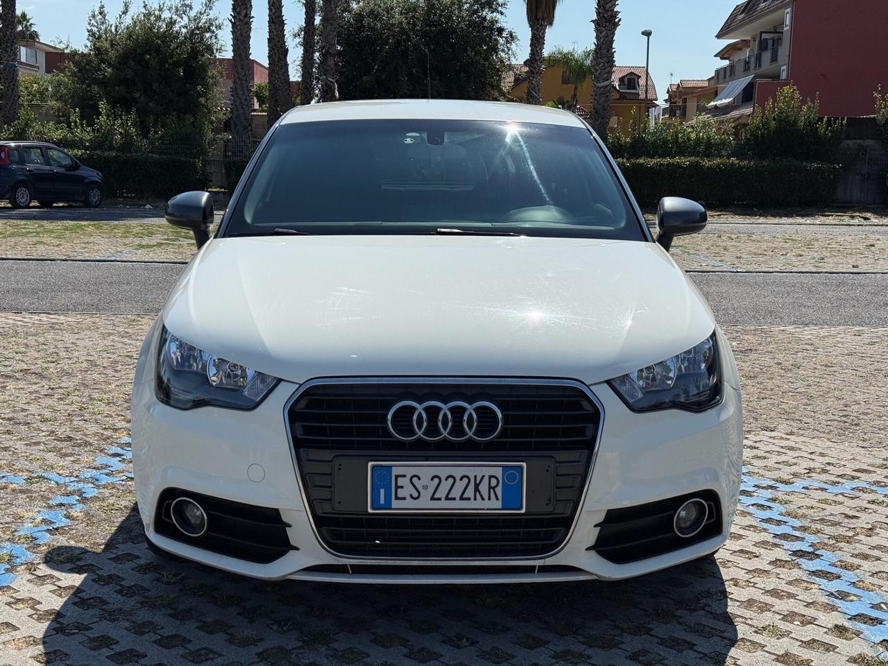 AUDI A1 2013 1.6 TDI 90cv Admired