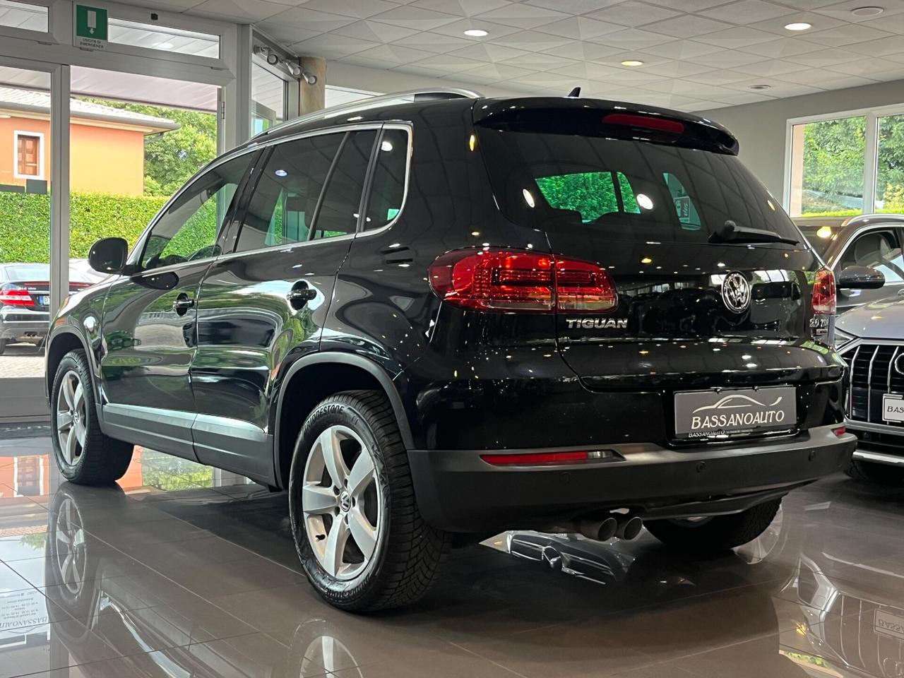 Volkswagen Tiguan AUTOMATICO 4X4 !!