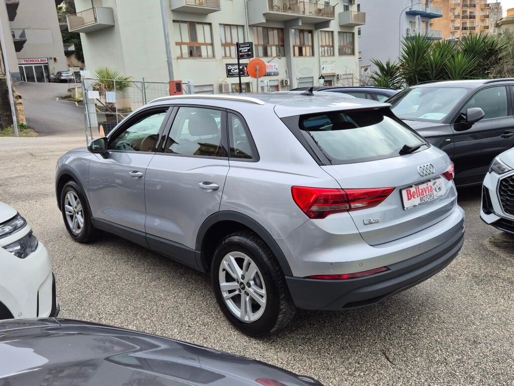 Audi Q3 2.0 TDI 150CV S-tronic BUSINESS