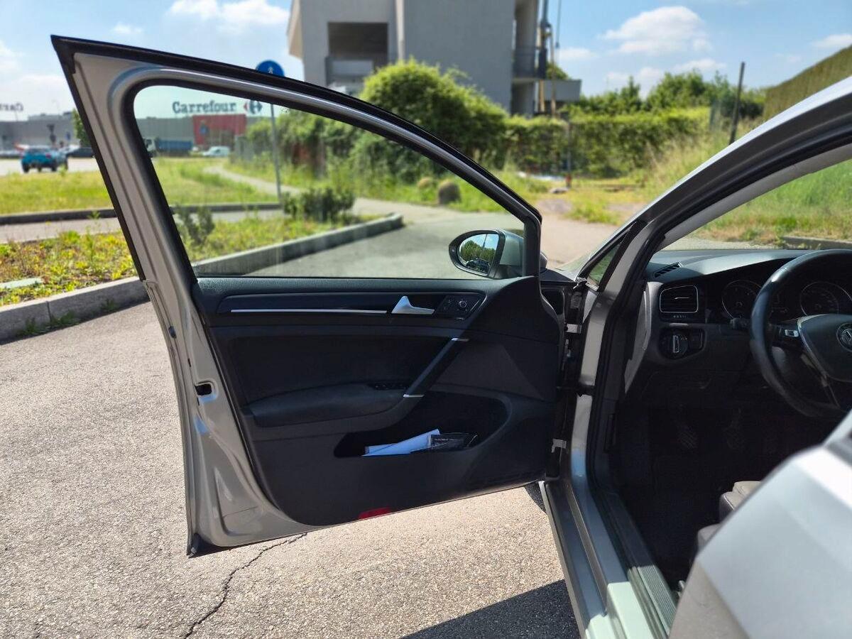 Volkswagen Golf 1.6 tdi Highline 5p