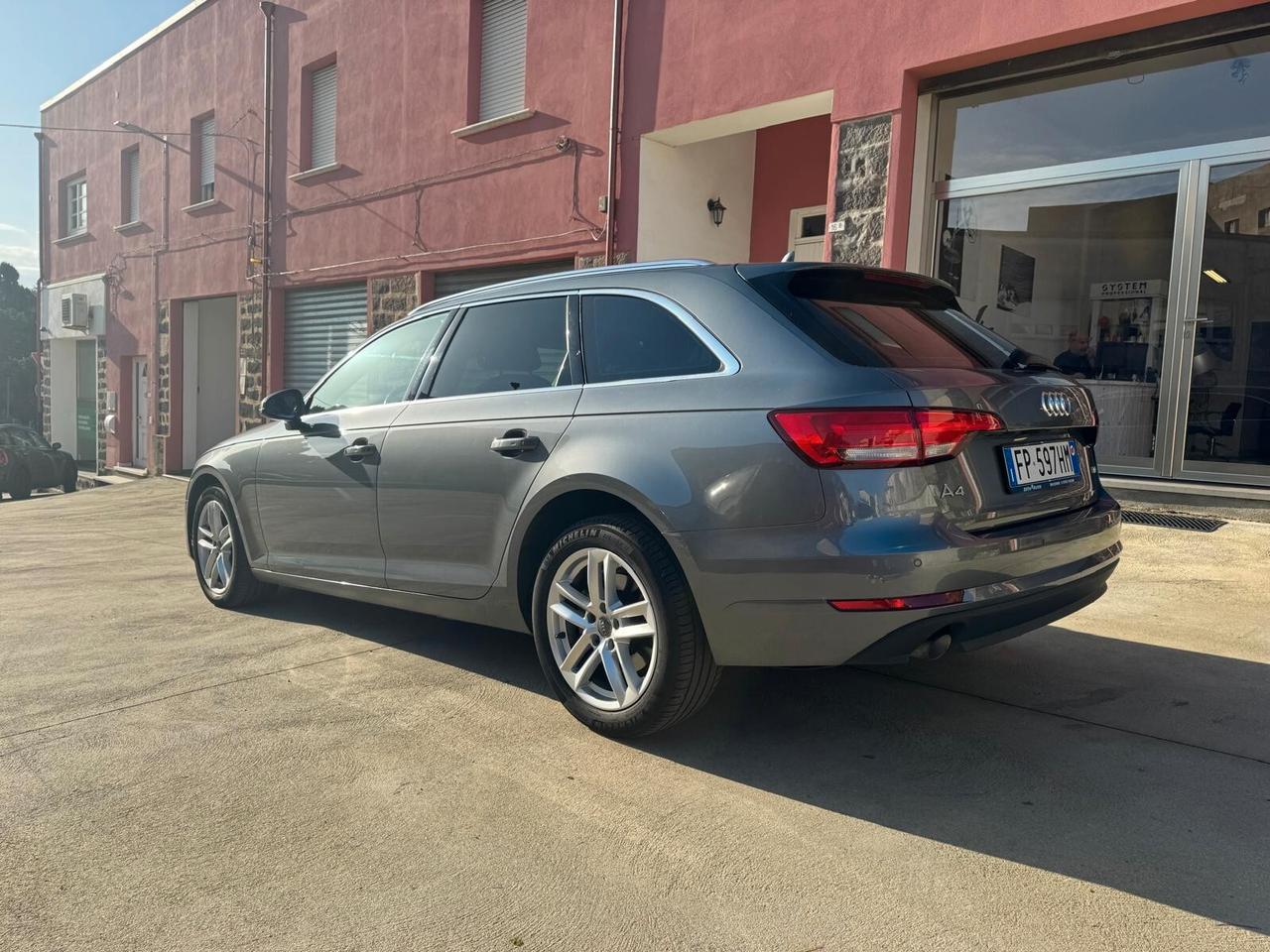 Audi A4 Avant 2.0 TDI 150 CV ultra Business Sport