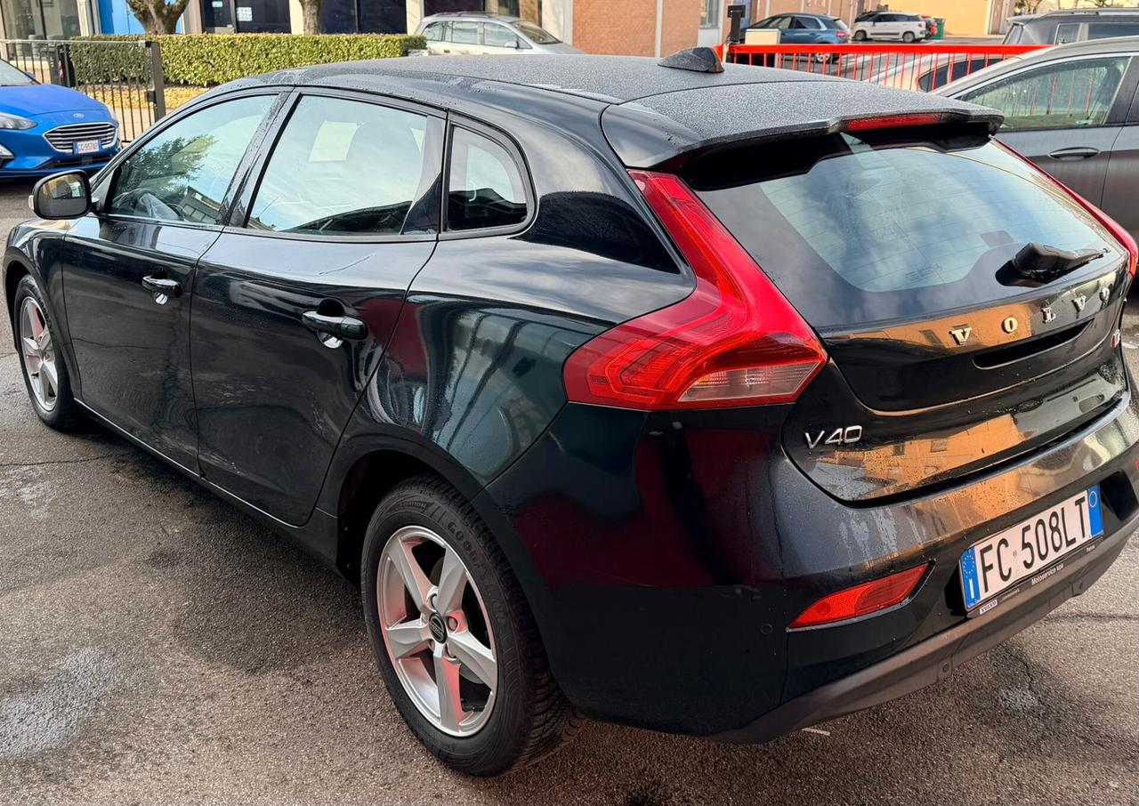 Volvo V40 D2 Momentum Neopatentati