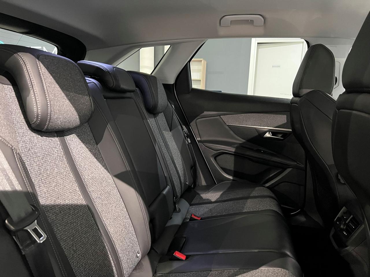 PEUGEOT 3008 II 2016 1.2 puretech Allure s&s 130cv - CINGHIA FATTA!