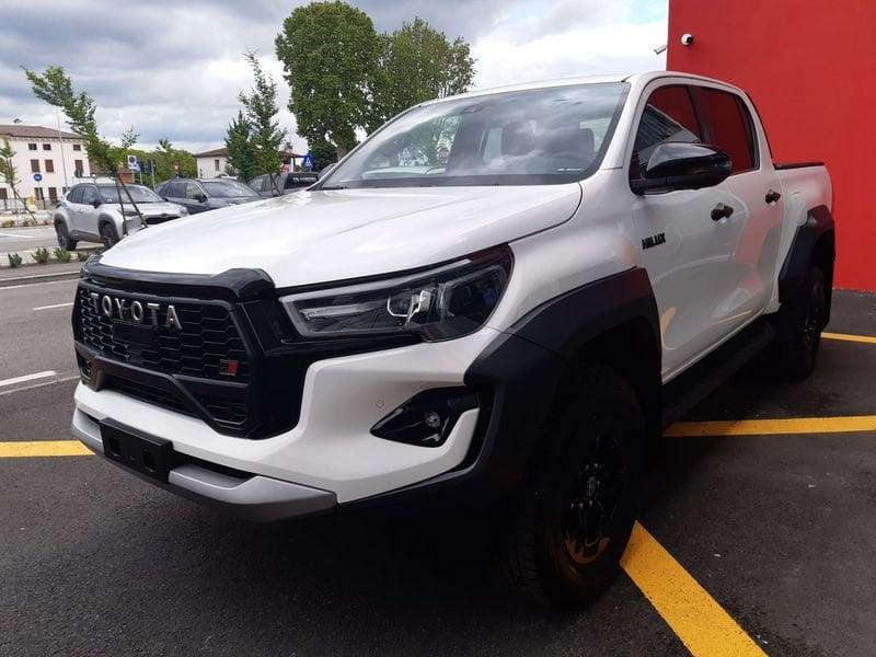 Toyota Hilux 2.8 D-4D A/T 4WD 4 porte Double Cab GR SPORT