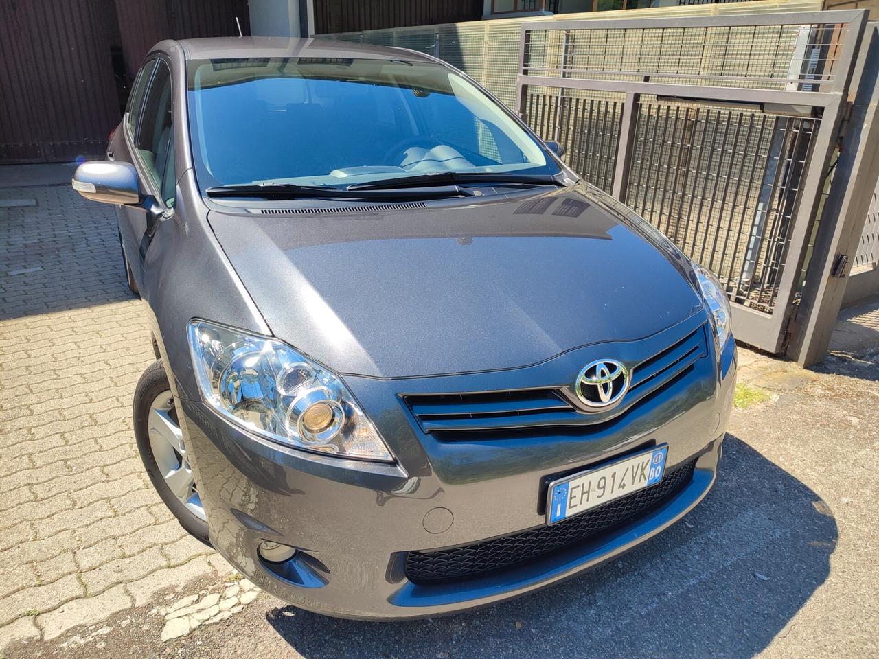 TOYOTA AURIS 1.6BENZINA POCHI KM COME NUOVA STUPENDA