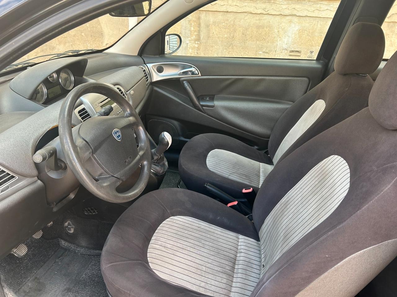 Lancia Ypsilon 1.3 MJT 75 CV Argento