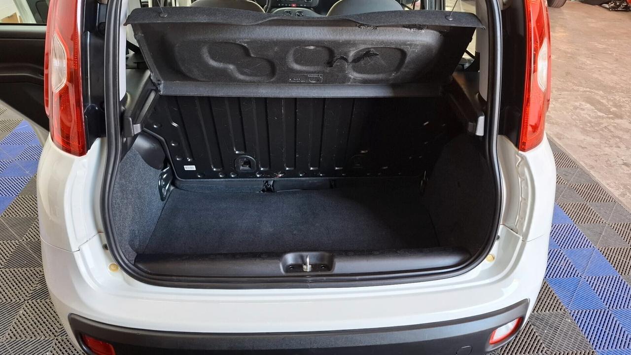 FIAT PANDA 1.2 EASY NESSUN VINCOLO DI FINANZIAMENTO O ASSICURAZIONI