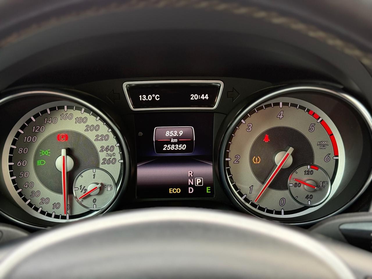 MERCEDES GLA 220 CDI 2015 Automatic 4Matic Premium