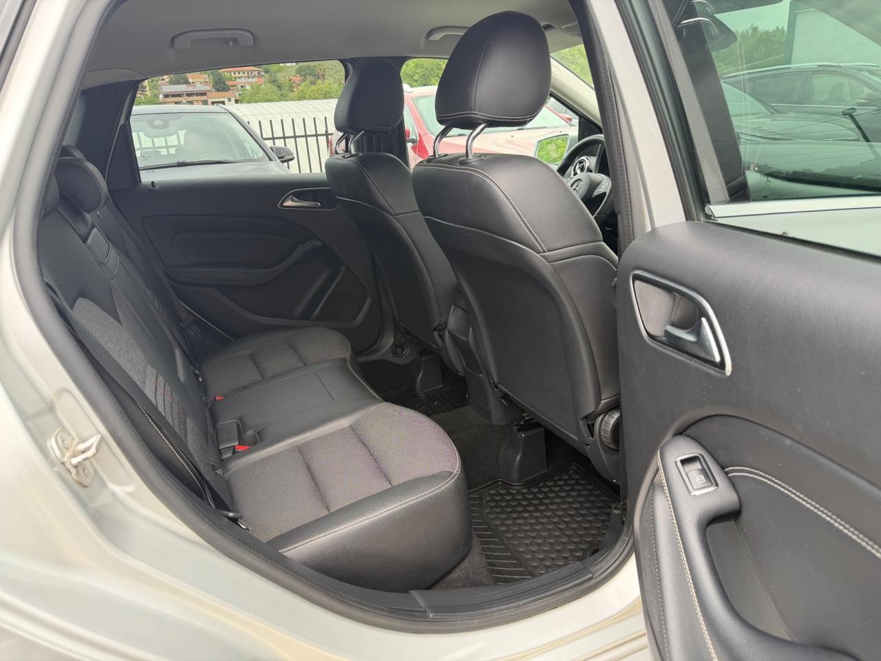 Mercedes-benz B 180 d Premium