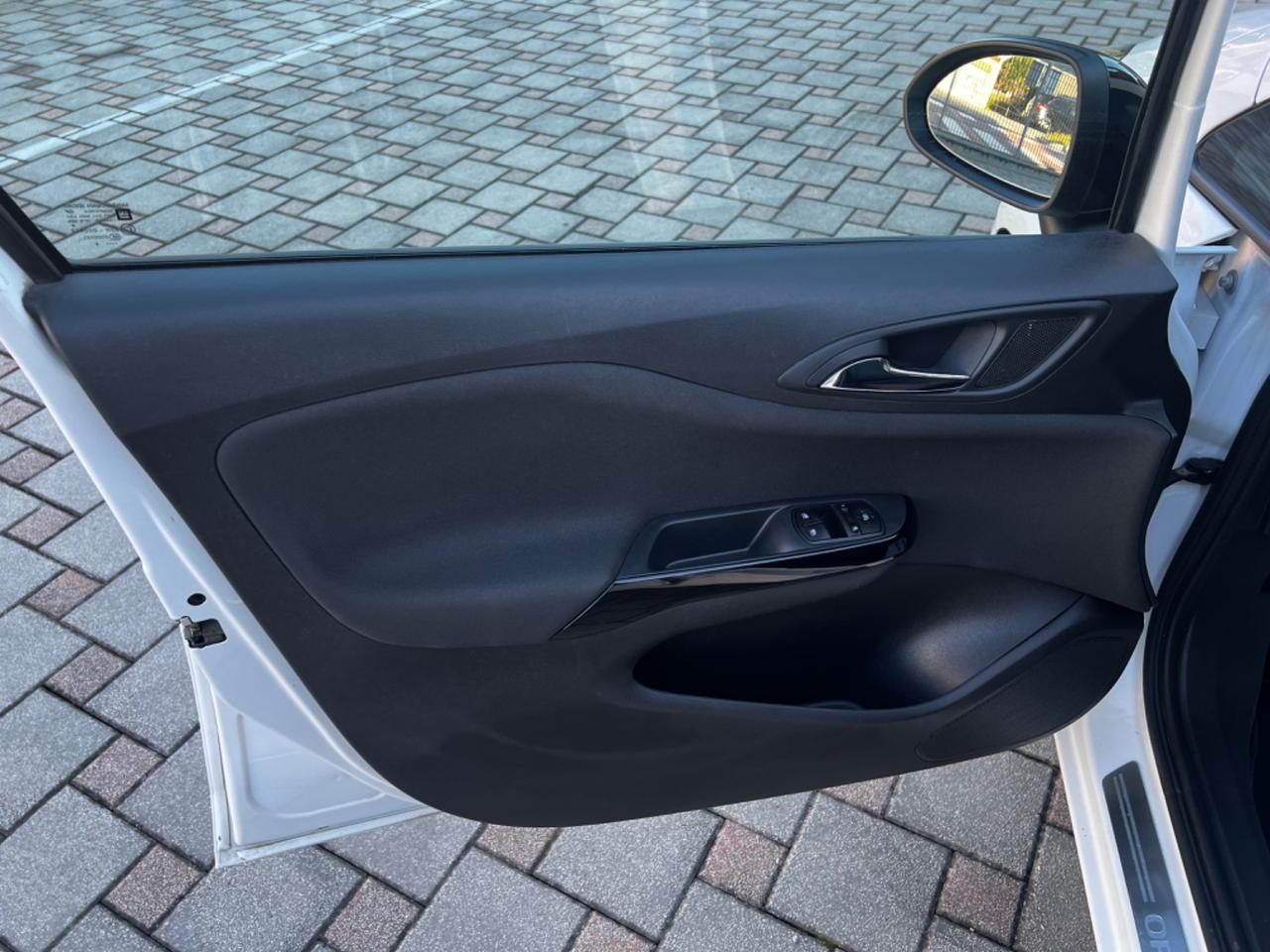 Opel Corsa 1.4 90CV GPL bi-color Black Edition